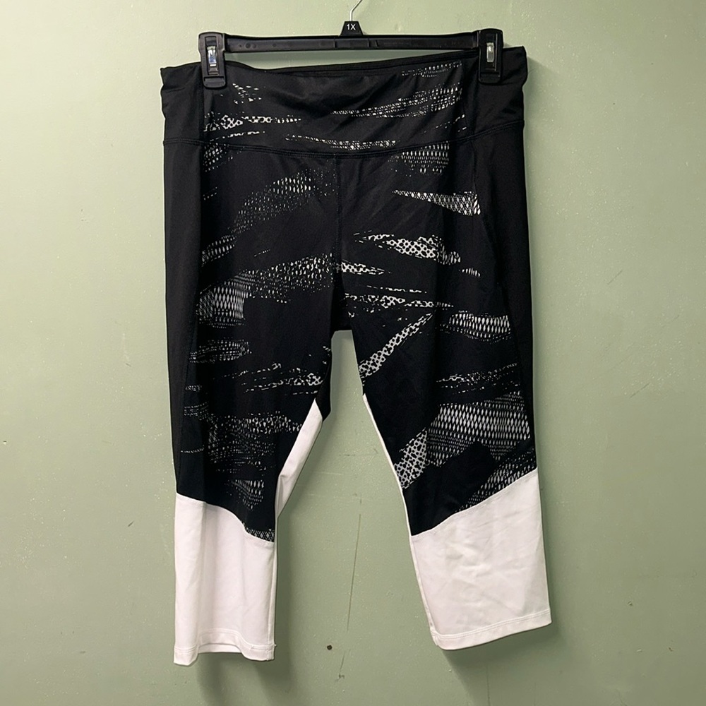 Womens athletic leggings mid length